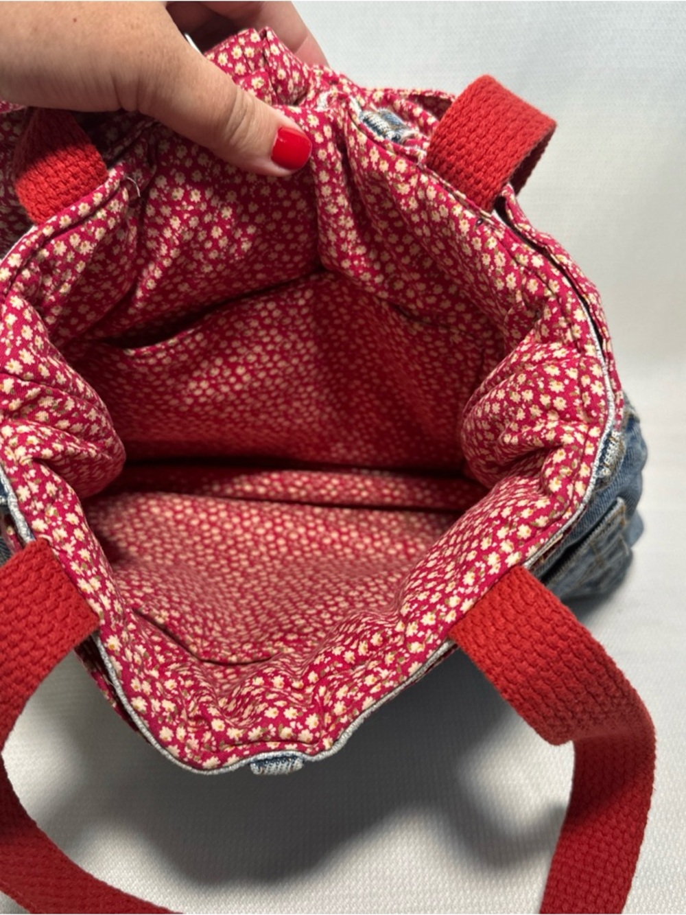 Levi's Denim Shoulder Bag with Red Floral Bow and Red Straps - Picture 4 of 7